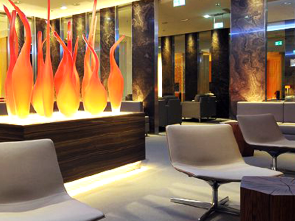 Maple Leaf Lounges